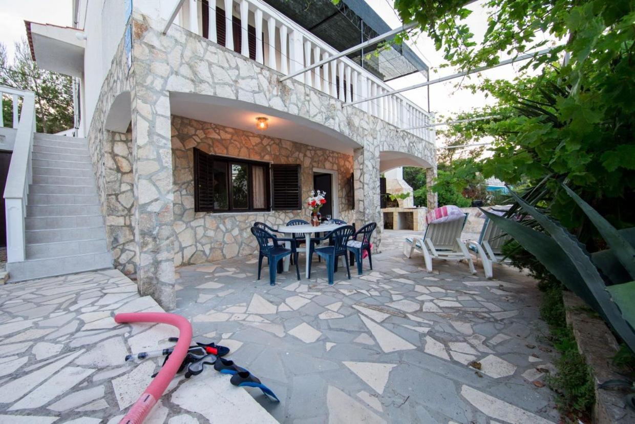 Silver Beach Apartments Vis Luaran gambar